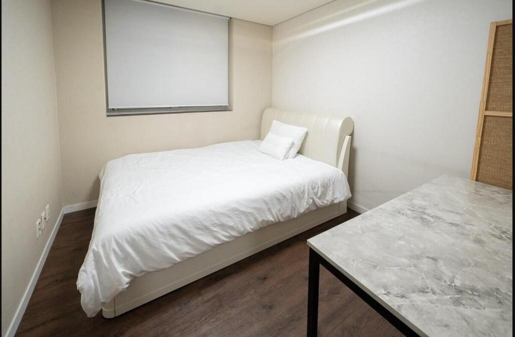 Gangnam 100m 3 Bedrooms 2 Private Bathrooms M Ceo 1 Minute To Coex Fully Furnished 3bdr 2bath Seul