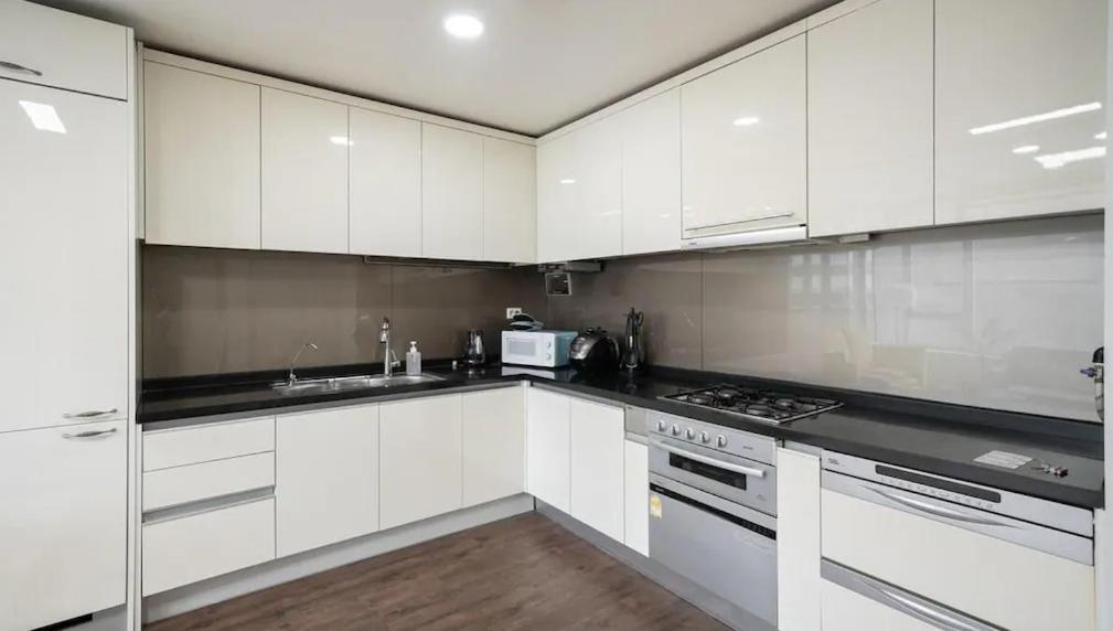 Apartment Gangnam 100m 3 Bedrooms 2 Private Bathrooms M Ceo 1 Minute To Coex Fully Furnished 3bdr 2bath Seoul